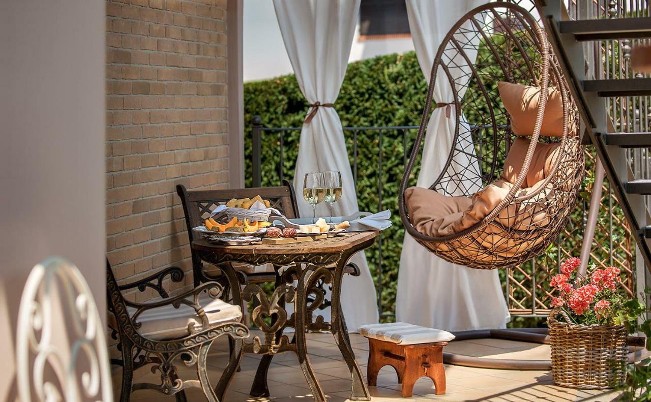 Roncaglia Suite Monticello d'Alba Экстерьер фото