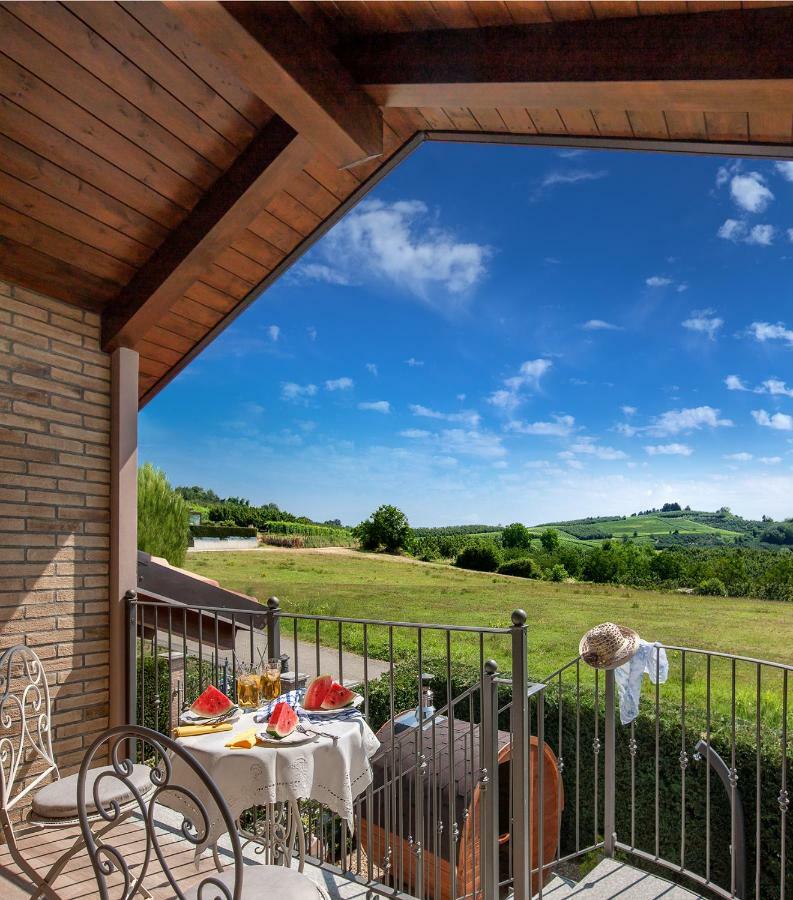 Roncaglia Suite Monticello d'Alba Экстерьер фото